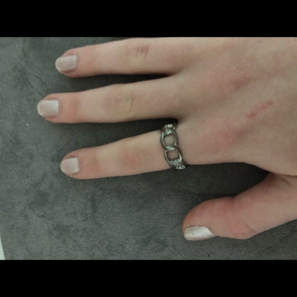 Links ring - Picture 3 of 3